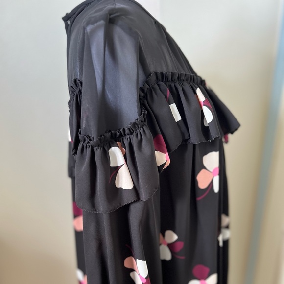 Kate Spade sheer polyester blouse w/ keyhole back. Black and floral - Picture 3 of 8